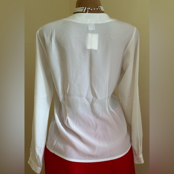 Christie & Jill White Sheer Fabric Buttons. Front Has Embroidery Detailed Sz.10 - Picture 2 of 10